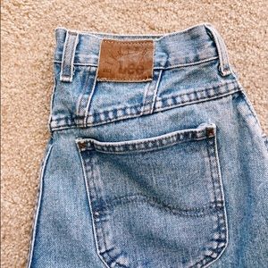 ⭐️High-waisted mom jeans⭐️